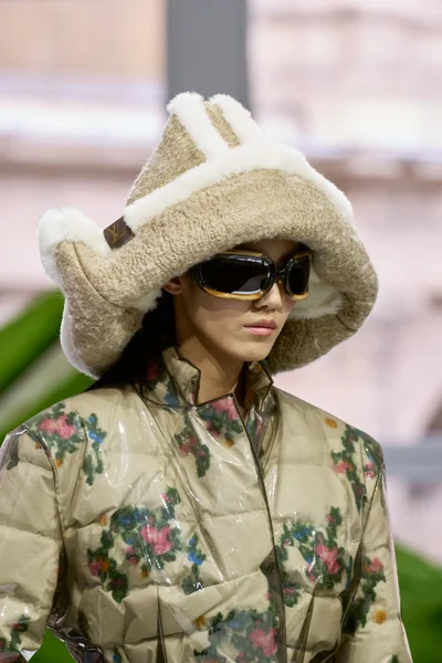 Look 23